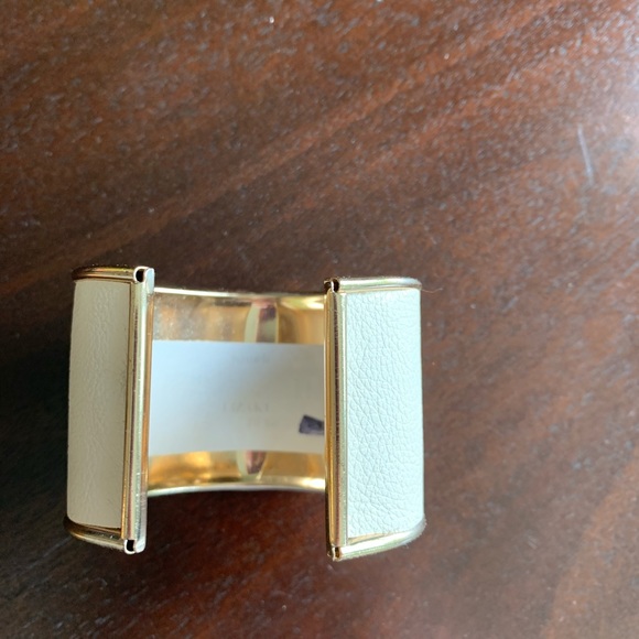 Tory Burch wrist cuff - Picture 5 of 6
